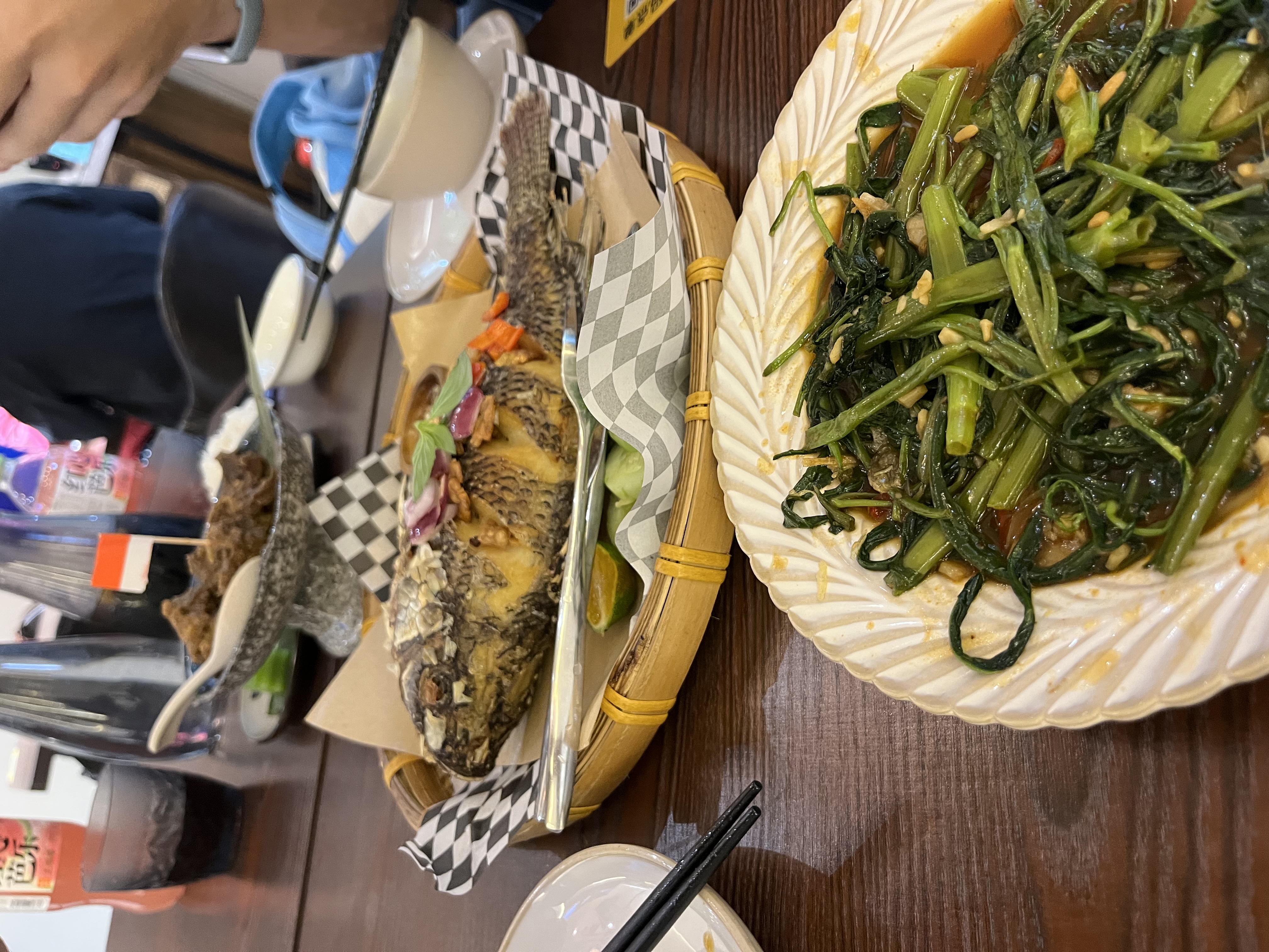 烤鱼and超神奇口味的空心菜